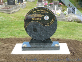 Ying Yang Headstone