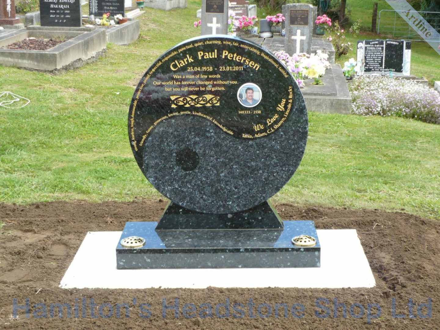 Ying Yang Headstone